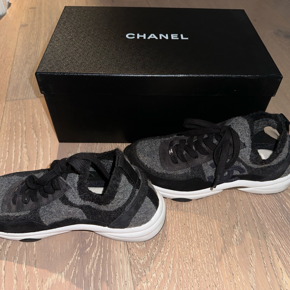 CHANEL Elegant Black and Gray Sneakers- lightly used - Picture 6 of 7